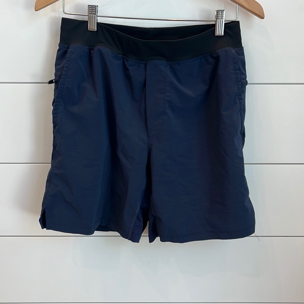 Fabletics fundamental shorts with built in liner